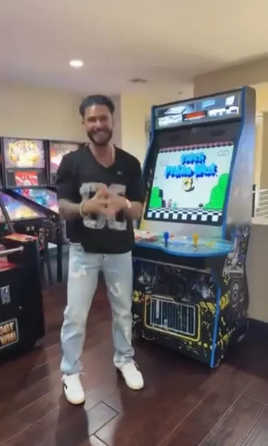 DJ Pauly D — DJ Pauly D's custom Phantom arcade