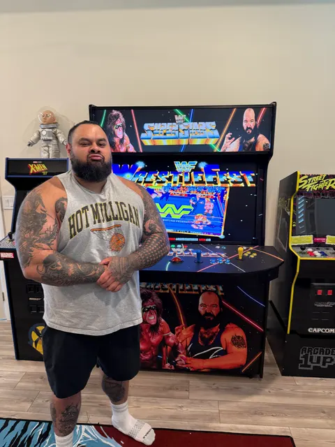 Tsunami Arcade — Bronson Reed's custom Phantom arcade
